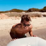 @aaronbanki - Instagram