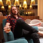 Aaron Barnard - @aaronsleeps - Instagram