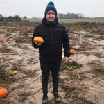 @aaronbettess - Instagram
