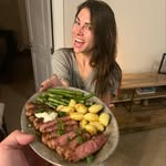 Aaron cooks Nessa eats - @nessaneedsfood - Instagram