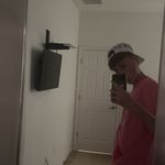 @aarondevine__ - Instagram