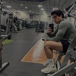 @aarongastelumm - Instagram
