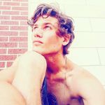 Aaron Leroux - @fb__connoisseur - Instagram