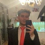 Ari - @aaron_manser - Instagram