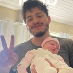 Aaron Medeiros - @aroneess - Instagram