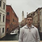 Aaron Squires - @aaron_squires2828 - Instagram