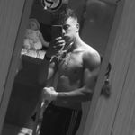 Aaron Valle - @aaron33_ - Instagram