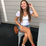 abbie dyer - @abbie_closett - Instagram