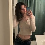 Bee - @abby.burnside.7 - Instagram