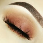 @abbycomeaumakeup - Instagram
