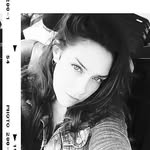 Abigail Singer - @violetakaas - Instagram
