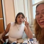 Abril Barraza - @abrilpormientras - Instagram
