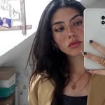 abril - @_abrilmesa - Instagram
