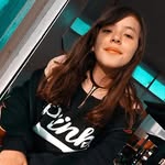 Abril Moreno - @abril232001 - Instagram