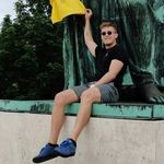 Adam Garlin Larsen - @adam_larsen - Instagram