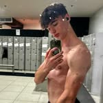Adam - @adam.artzi_ - Instagram