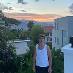 Ad - @adamcahn - Instagram