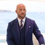 Adam Eden - @adamonthebeachfront - Instagram
