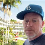 Adam Everitt - @papiblancochocolate - Instagram