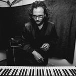 Adam Hollingsworth - @adam.on.keys - Instagram