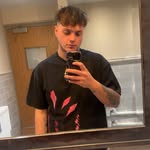 Adam couch - @adamrhyscouch - Instagram