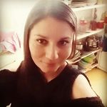 Adela Bravo Mella - @adela__bravo - Instagram