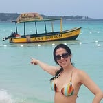 Ade Leon - @adelaidaleon - Instagram