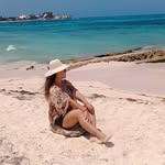 María A Cardona - @adelaidanarvaez - Instagram