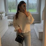 @adelekconnelly - Instagram
