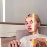 Adele Hanson - @zanbisso - Instagram