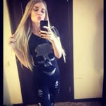 DORIS - @adelinefoxysvp - Instagram