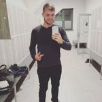 Adrian Baron - @baroneeeek - Instagram