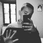adrian barros - @adribarros_2k19 - Instagram