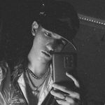 Adrian Esperón - @nair_nair__ - Instagram
