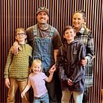 Adrian Hansen - Facebook