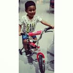 adrian hinestroza - @adrianalexander052014 - Instagram