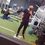 Adrian Hoyos - Facebook