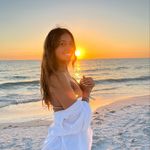Adriana Kahn - @adrianakahn - Instagram