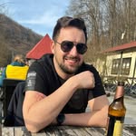 Adrian Kowalski - @johnyak25 - Instagram