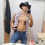 Adrian Godos - @adrianngodos - Instagram