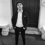 Adrian Posada - @adrianposadaa - Instagram