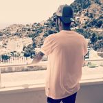 Adrian Smiley - @adrian_magriz - Instagram