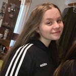 Adrienne Lang - @adri._.lang06 - Instagram
