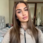 A 🍒 - @aimeecarsonn - Instagram