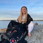 Aimee Carina Curtis - @aimeecarinacurtis - Instagram