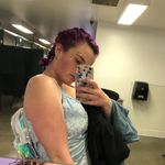 AJ Hanson - @peachy.babe.closet - Instagram