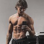 @aj.shue - Instagram