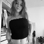 @aja.davidova - Instagram