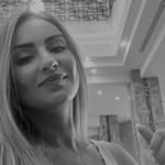 Çiçek Şnt - @alandradelicia - Instagram