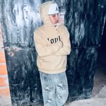 Escribiendo… - @_alex.enciso - Instagram